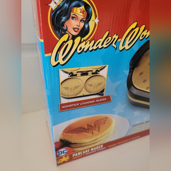 NEW in Box DC Comic's WONDERWOMAN Pancake Maker. - Picture 3 of 9
